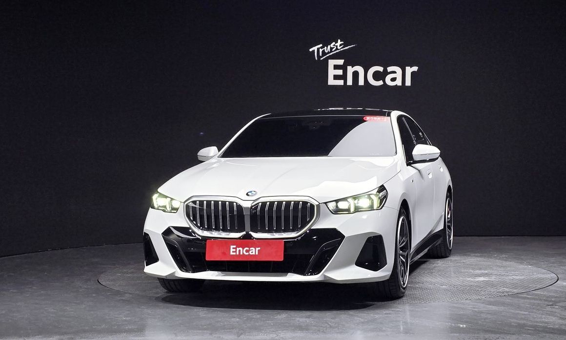 BMW 5-Series 2025