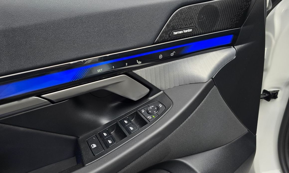 BMW 5-Series 2025