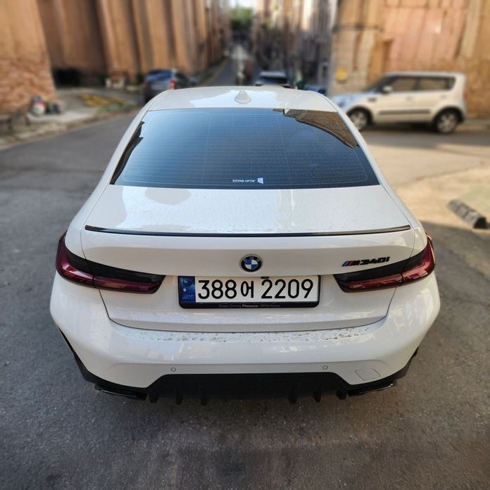 BMW 3-Series 2024