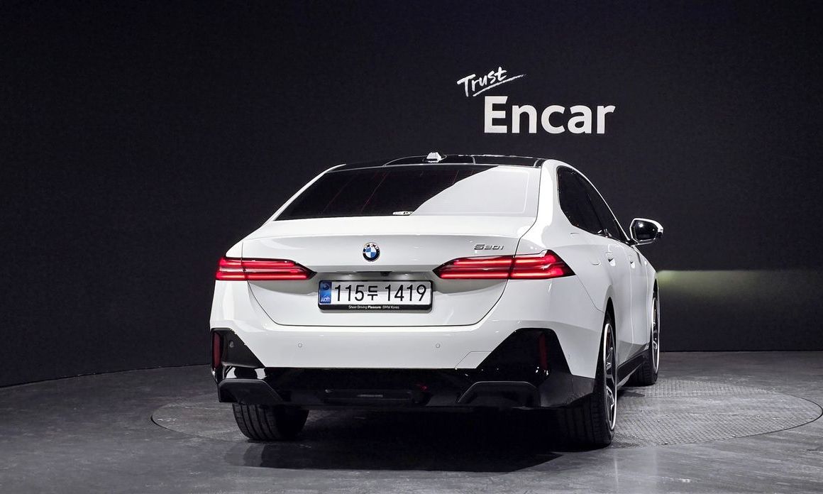 BMW 5-Series 2025