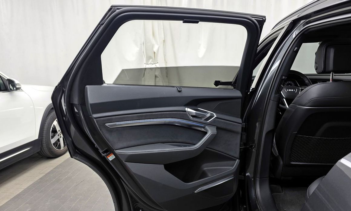 Audi e-tron 2023