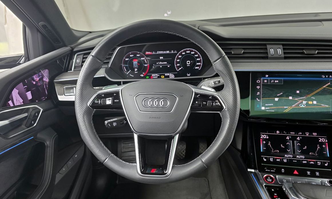 Audi e-tron 2023