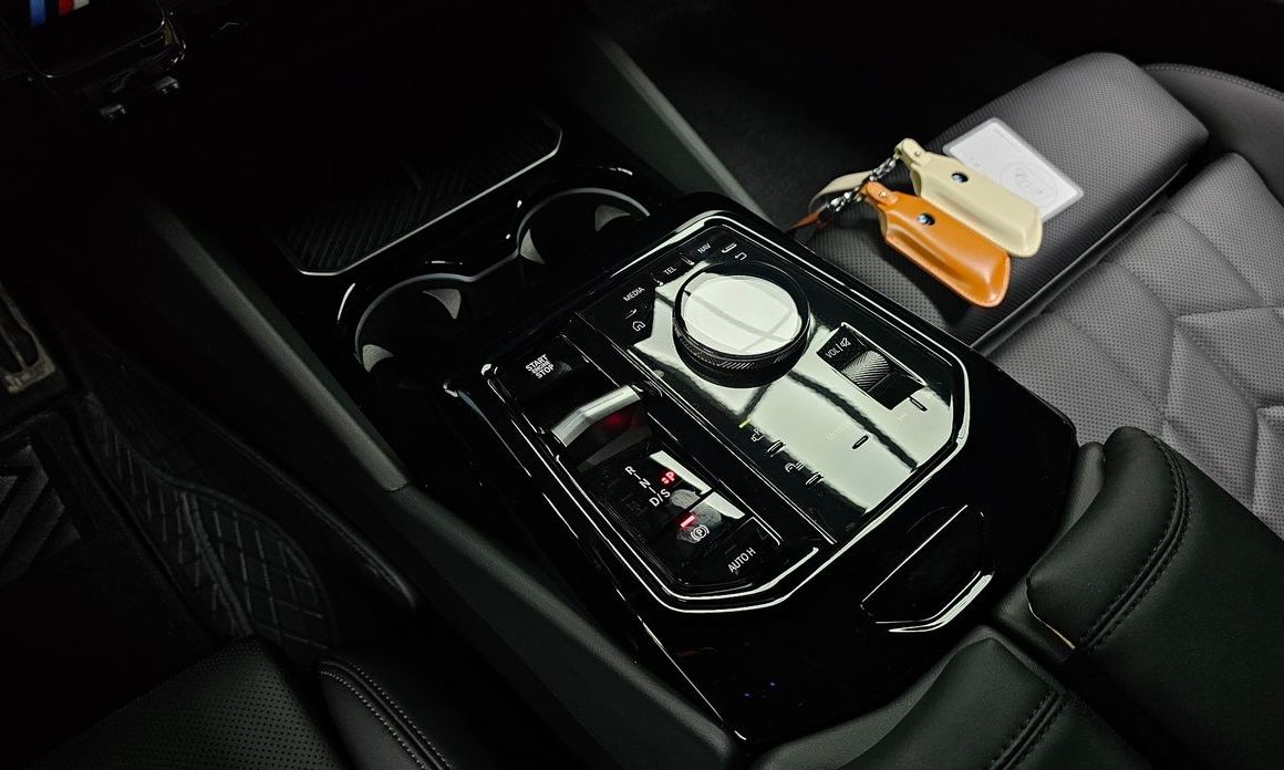 BMW 5-Series 2024