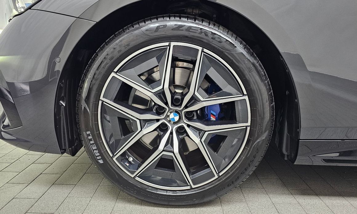 BMW 5-Series 2024
