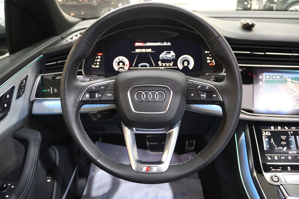 Audi Q8 2021