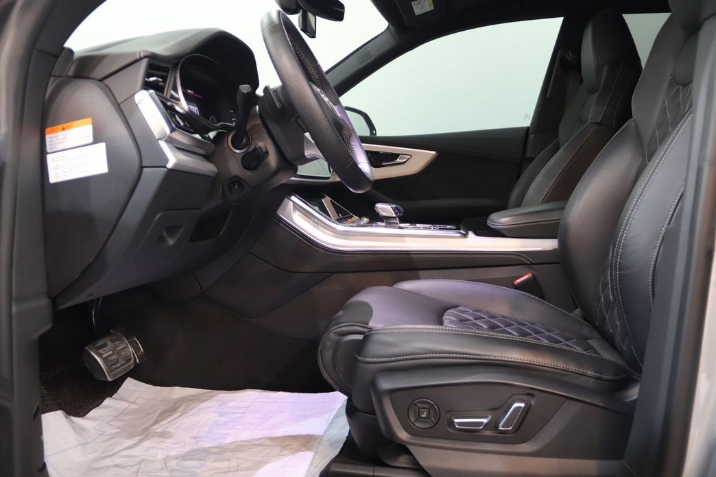 Audi Q8 2021