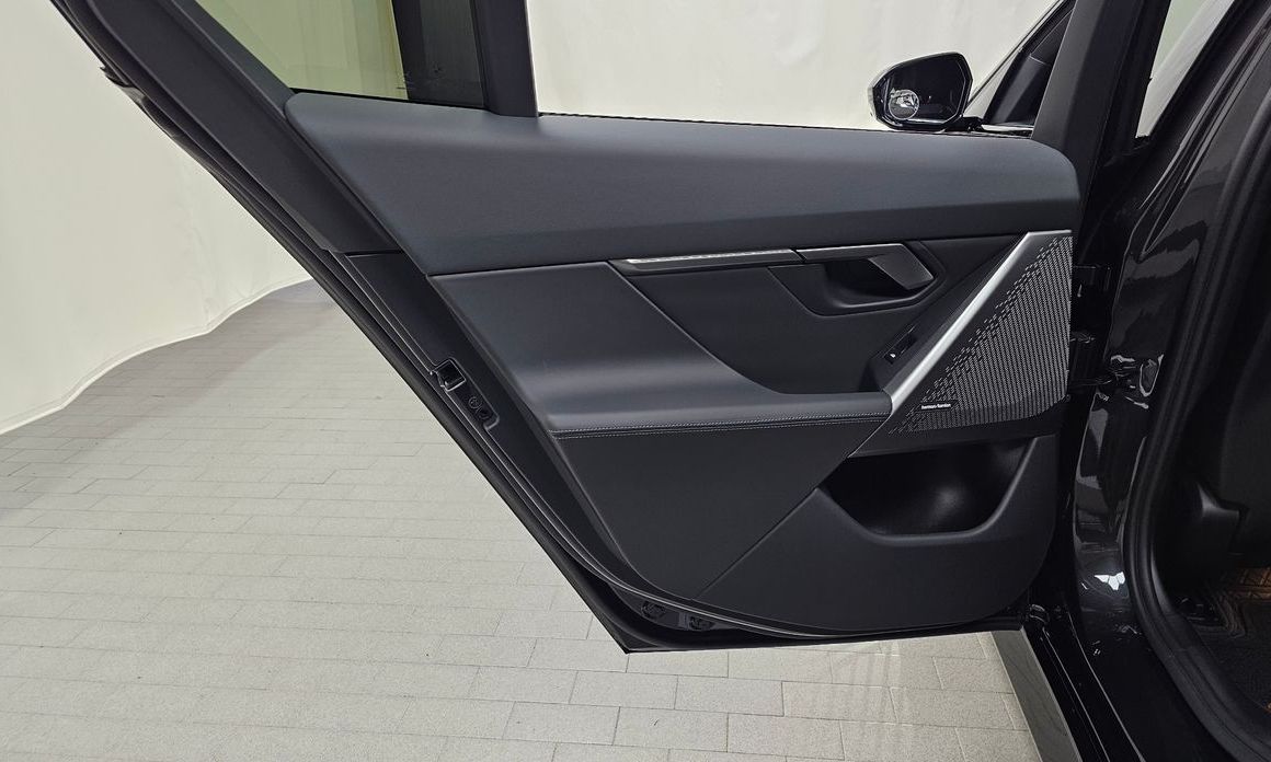 BMW 5-Series 2024