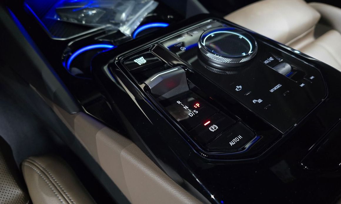 BMW 5-Series 2025