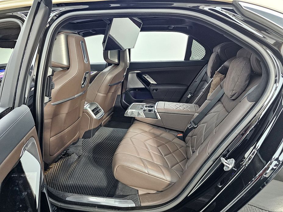 BMW 7-Series 2023