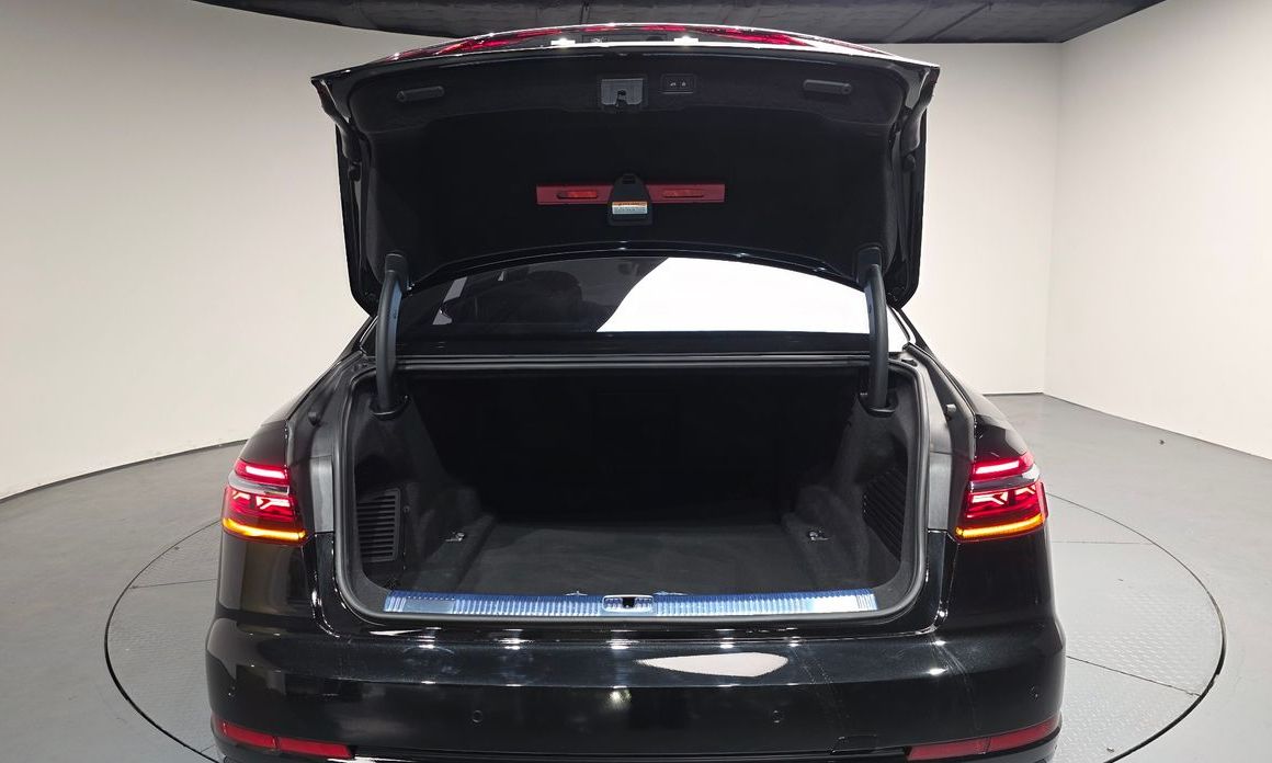 Audi A8 2023