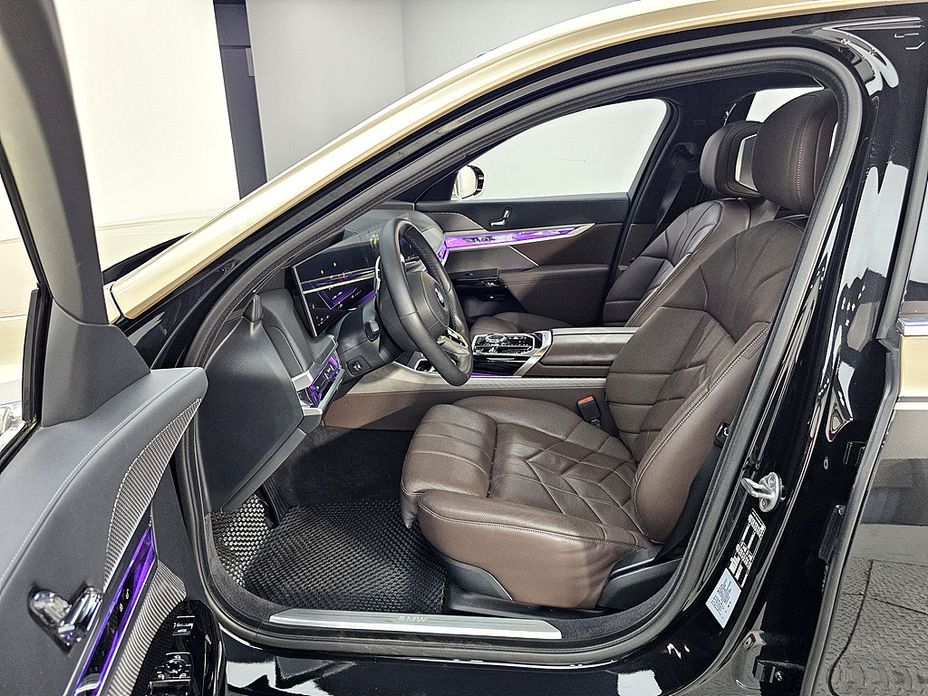 BMW 7-Series 2023