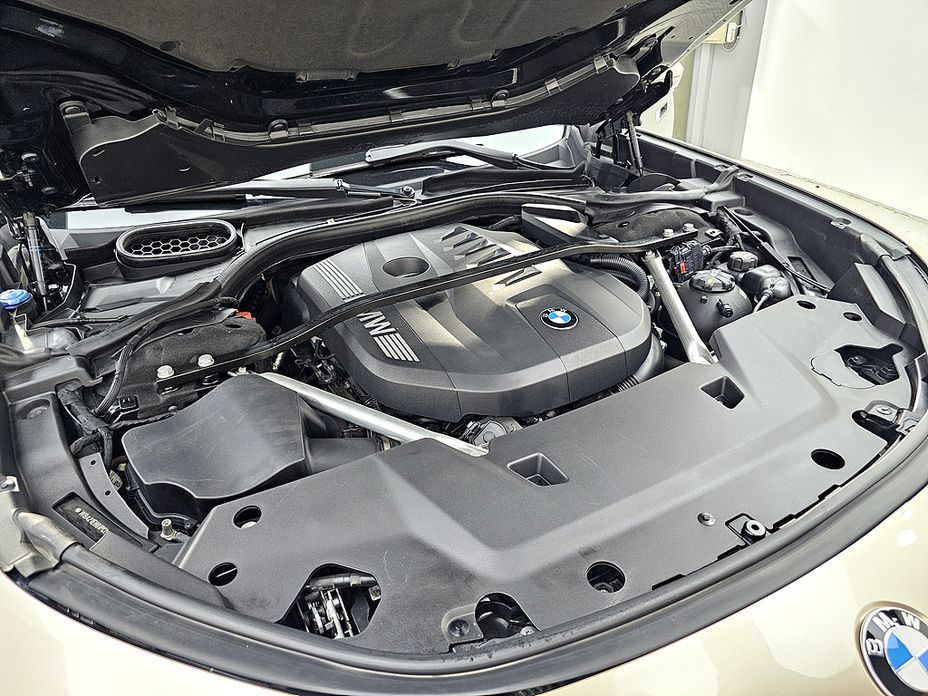BMW 7-Series 2023