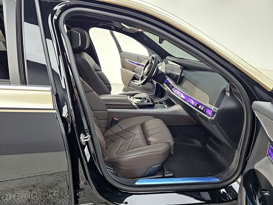 BMW 7-Series 2023