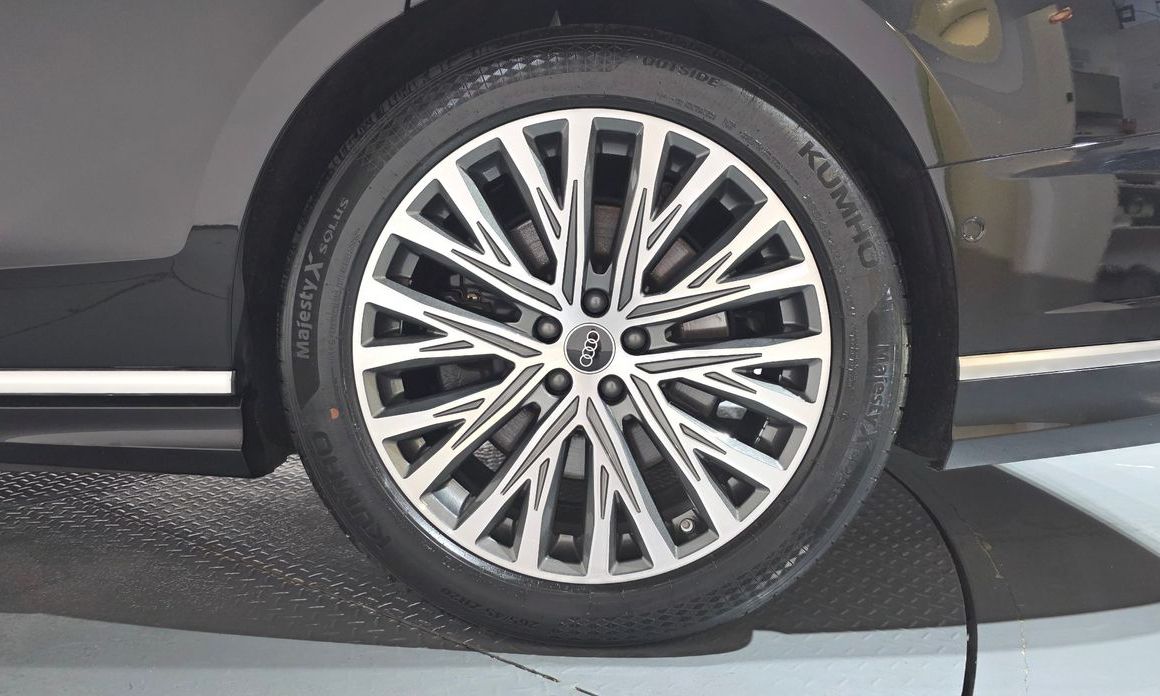Audi A8 2023