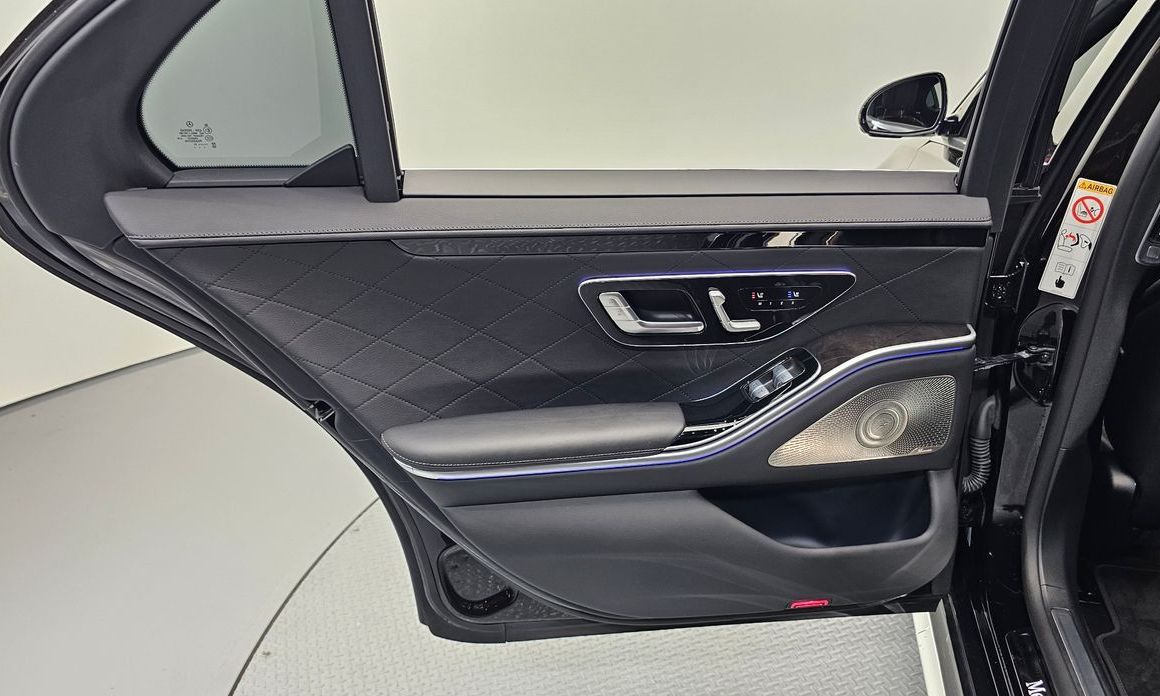Mercedes-Benz S-Class 2023