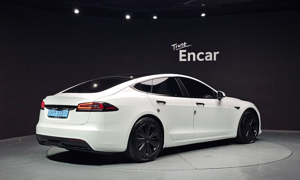 Tesla Model S 2023