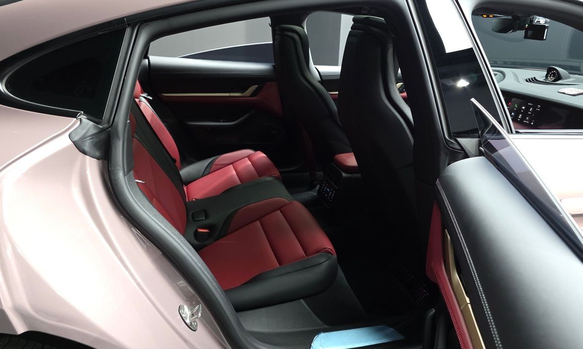 Porsche Taycan 2025