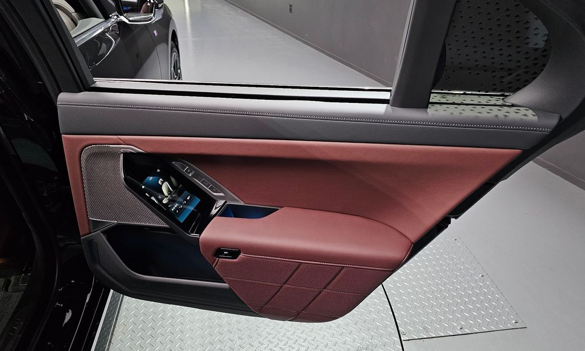BMW 7-Series 2024