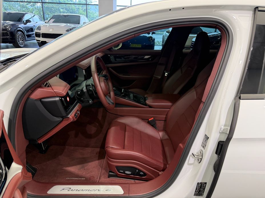 Porsche Panamera 2024