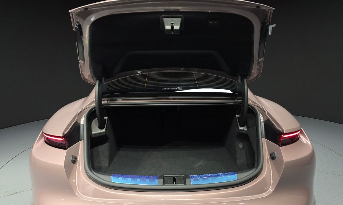 Porsche Taycan 2025