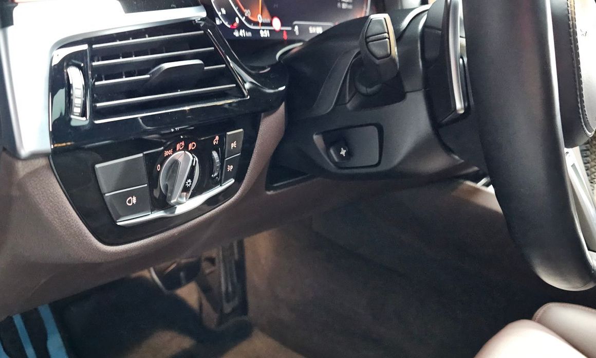 BMW 5-Series 2023