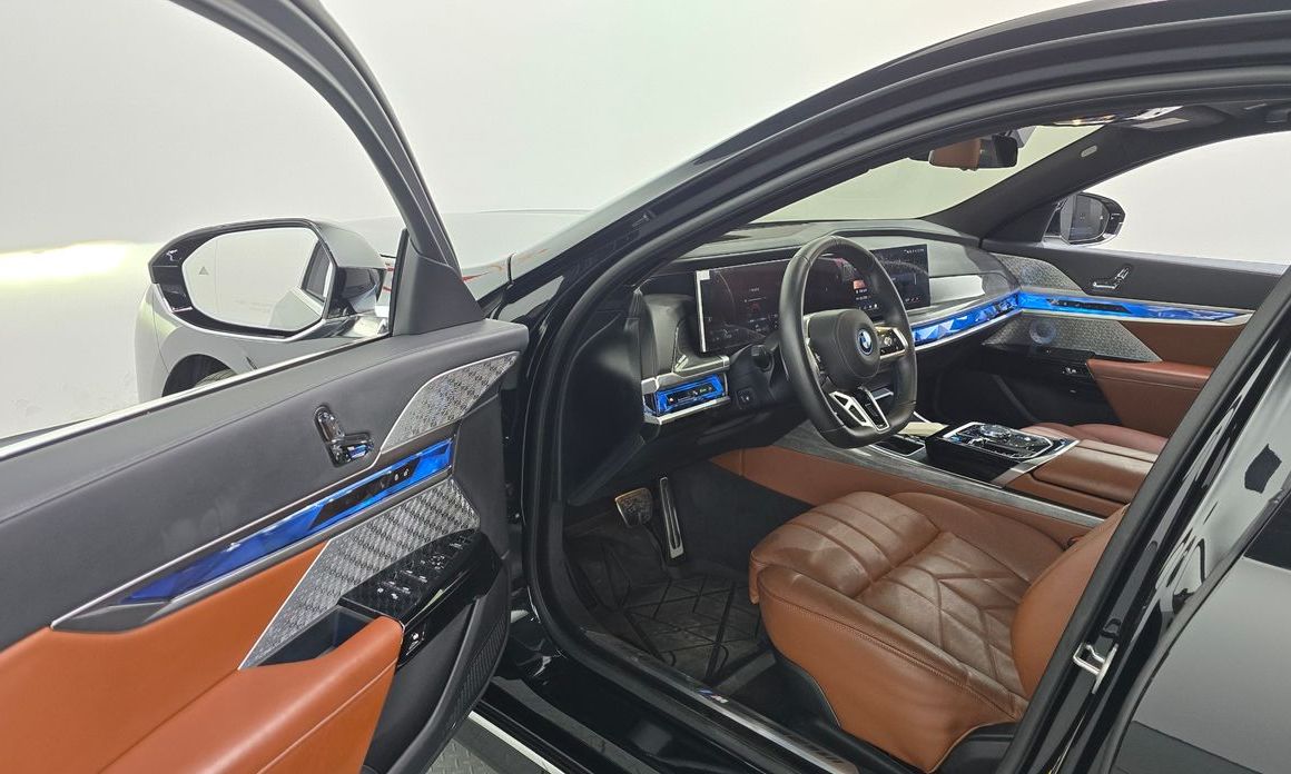 BMW i7 2025
