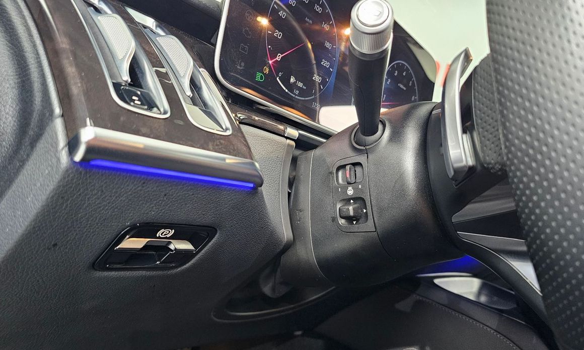 Mercedes-Benz S-Class 2023
