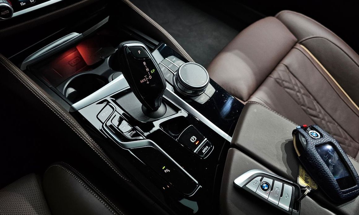 BMW 5-Series 2023