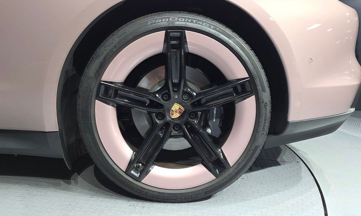 Porsche Taycan 2025