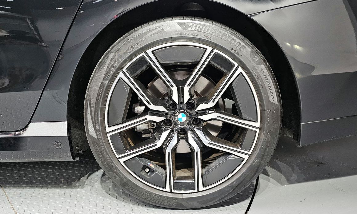 BMW 7-Series 2024