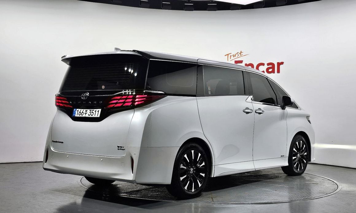 Toyota Alphard 2025