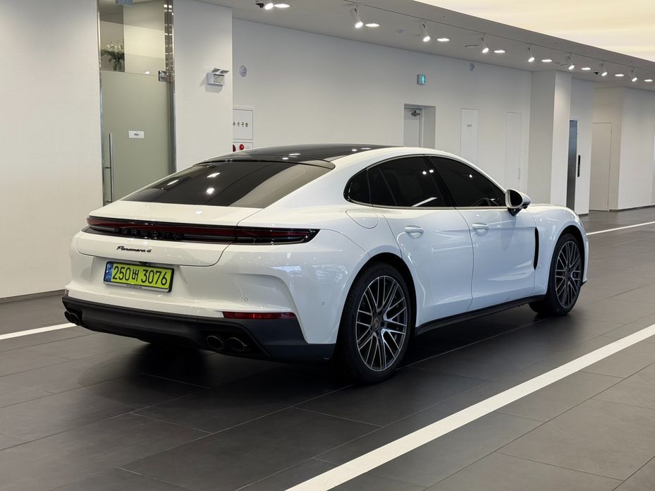 Porsche Panamera 2024