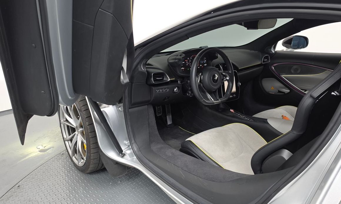 Mclaren Artura 2023