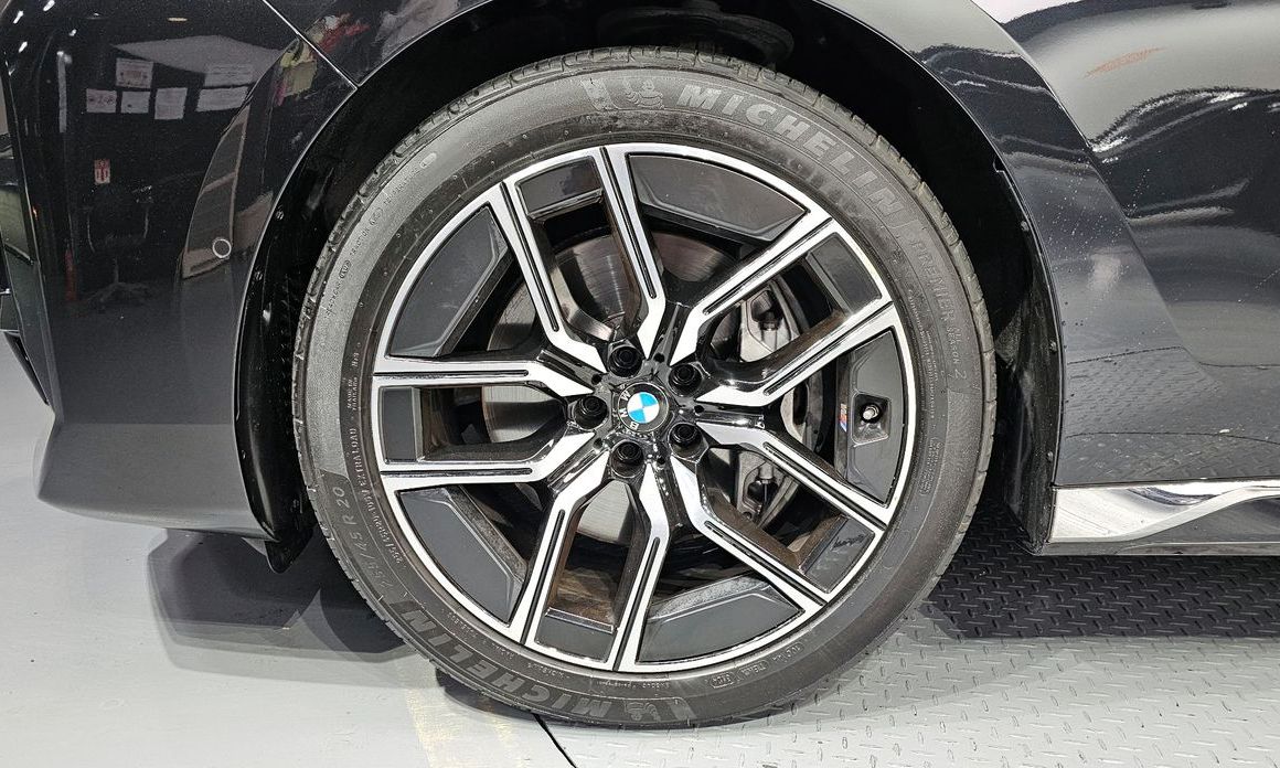 BMW 7-Series 2024