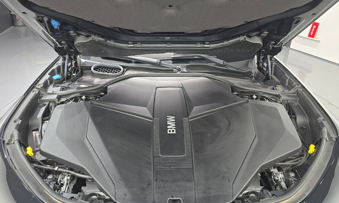 BMW i7 2025