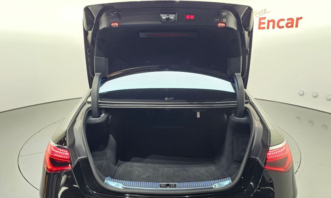Mercedes-Benz S-Class 2023