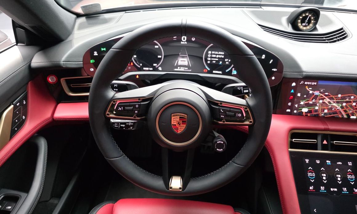 Porsche Taycan 2025
