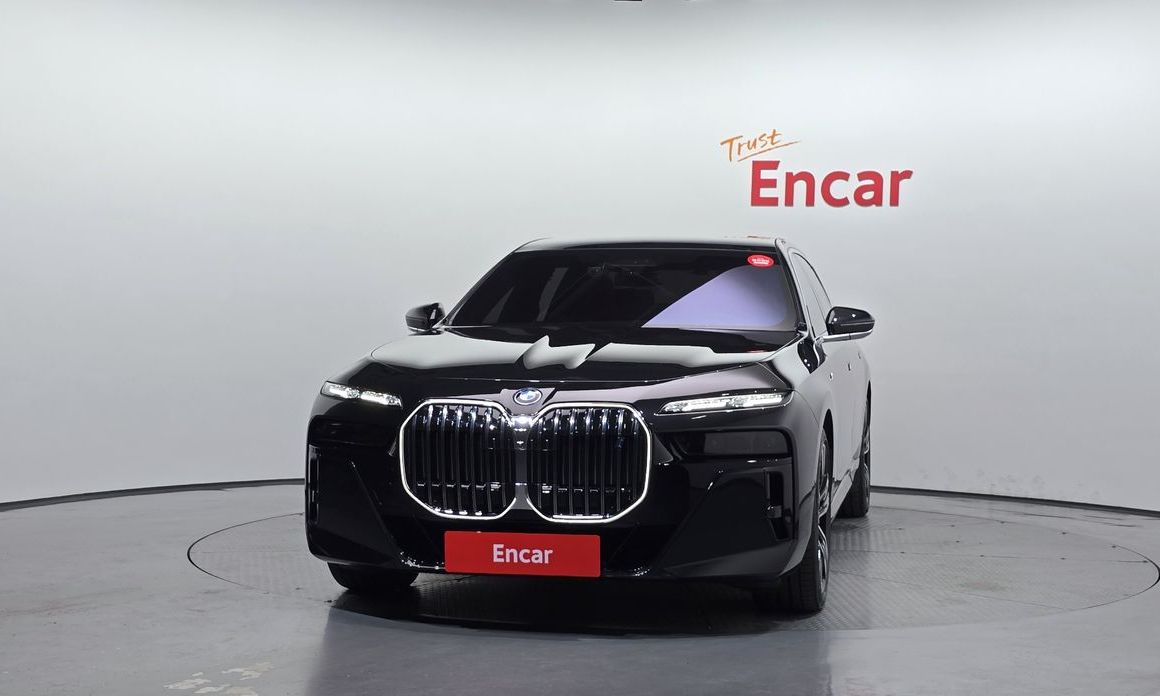 BMW i7 2025