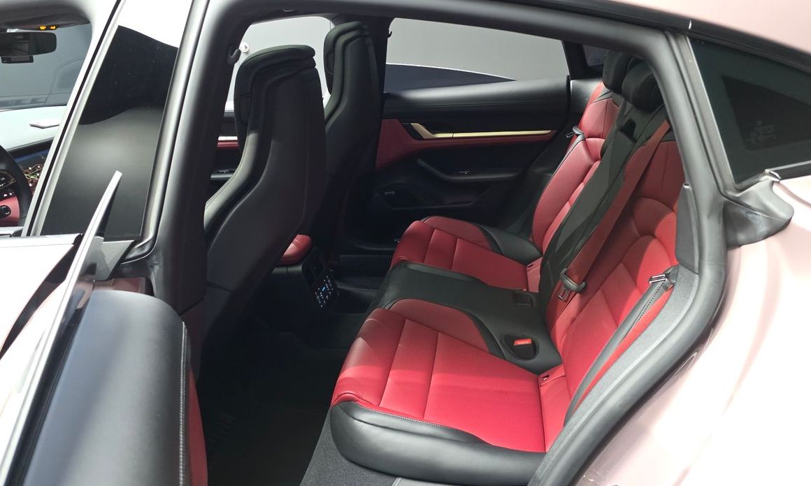 Porsche Taycan 2025