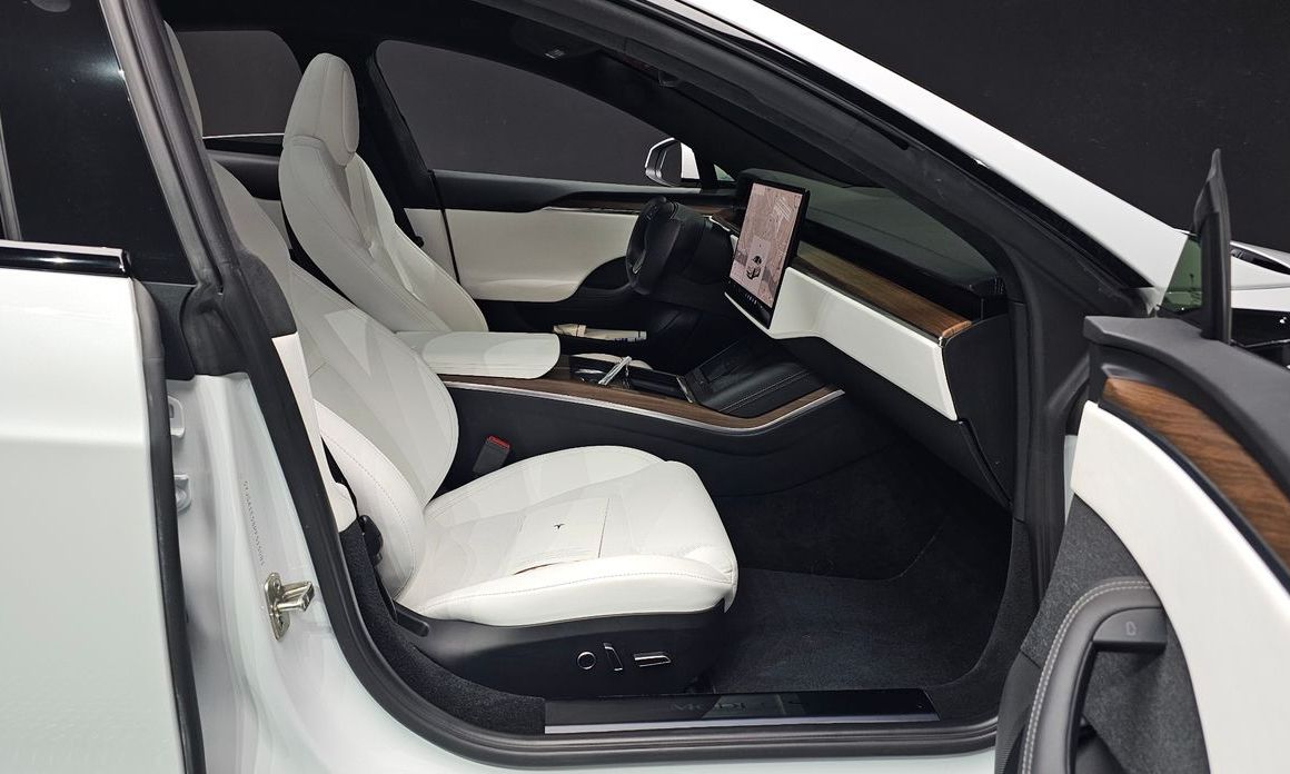 Tesla Model S 2023