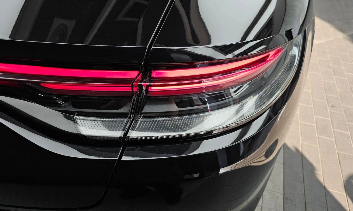 Porsche Panamera 2023