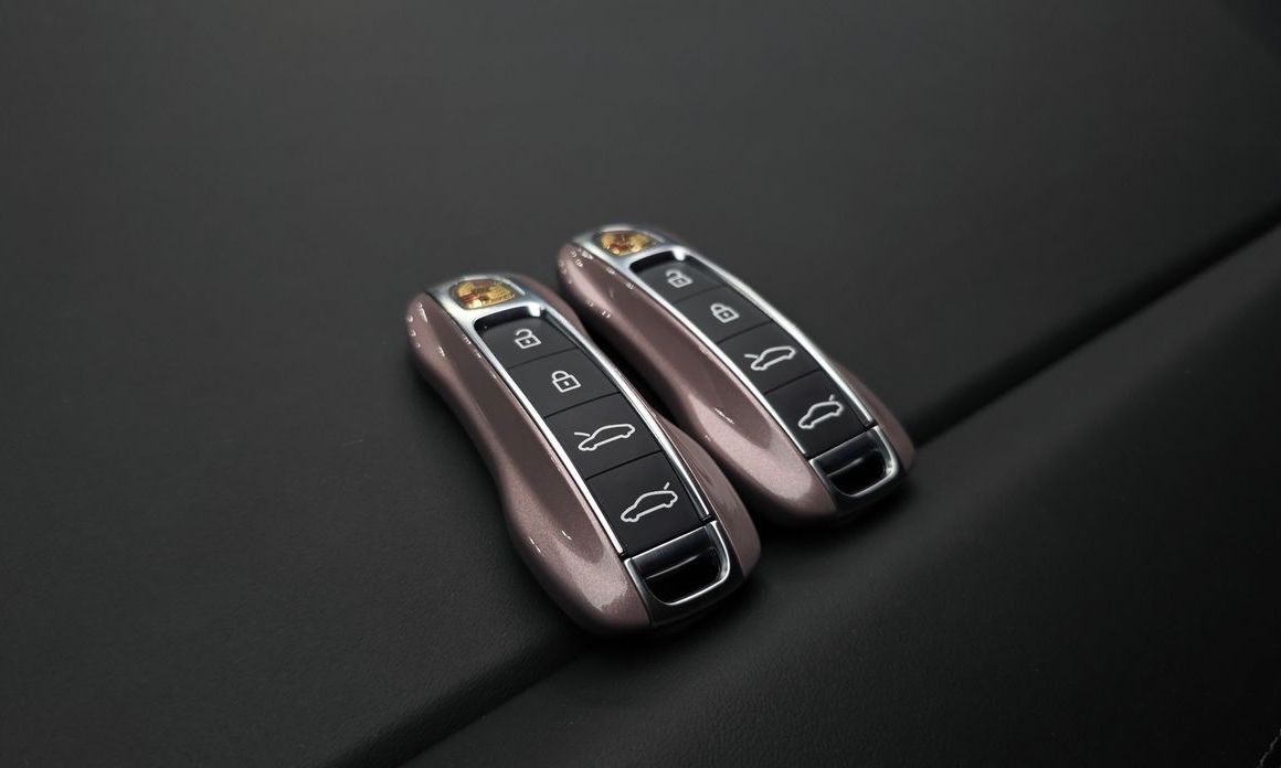 Porsche Taycan 2025