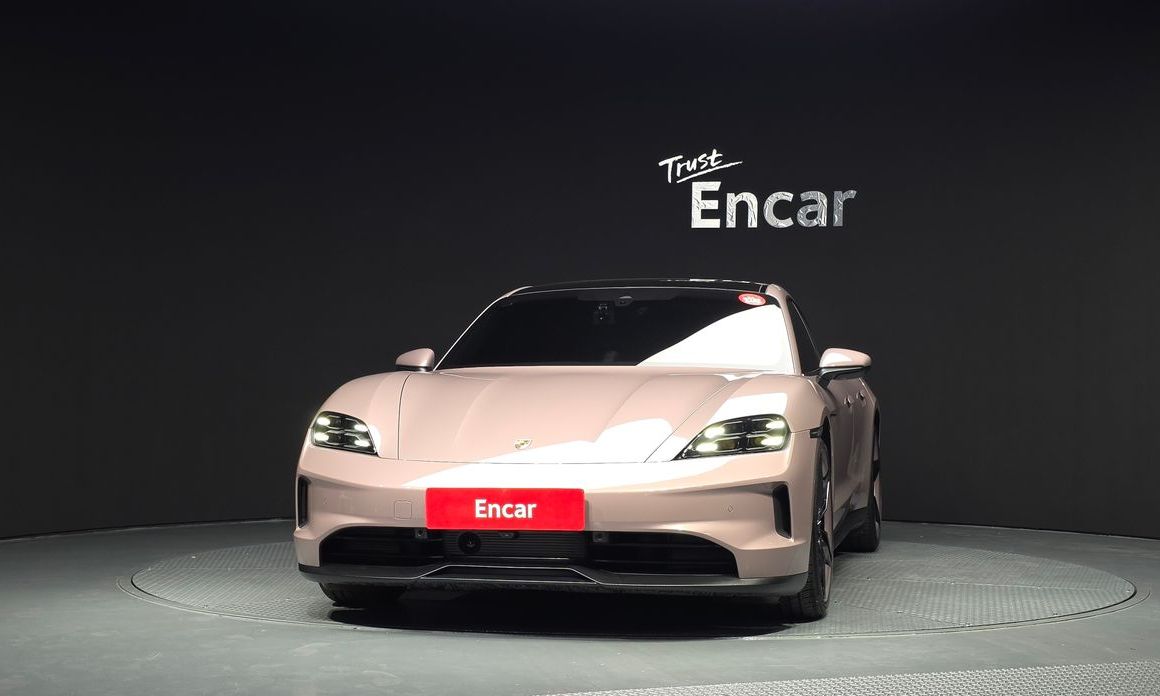 Porsche Taycan 2025