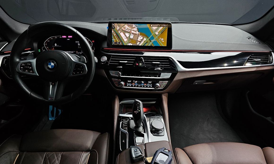 BMW 5-Series 2023