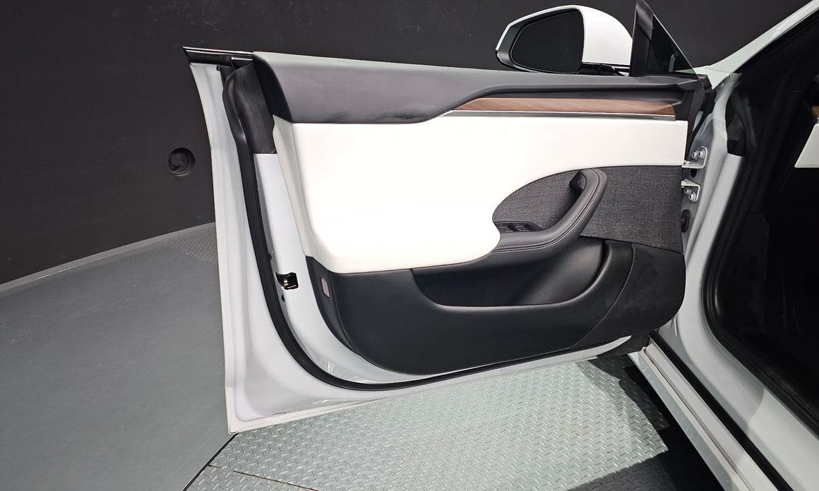 Tesla Model S 2023