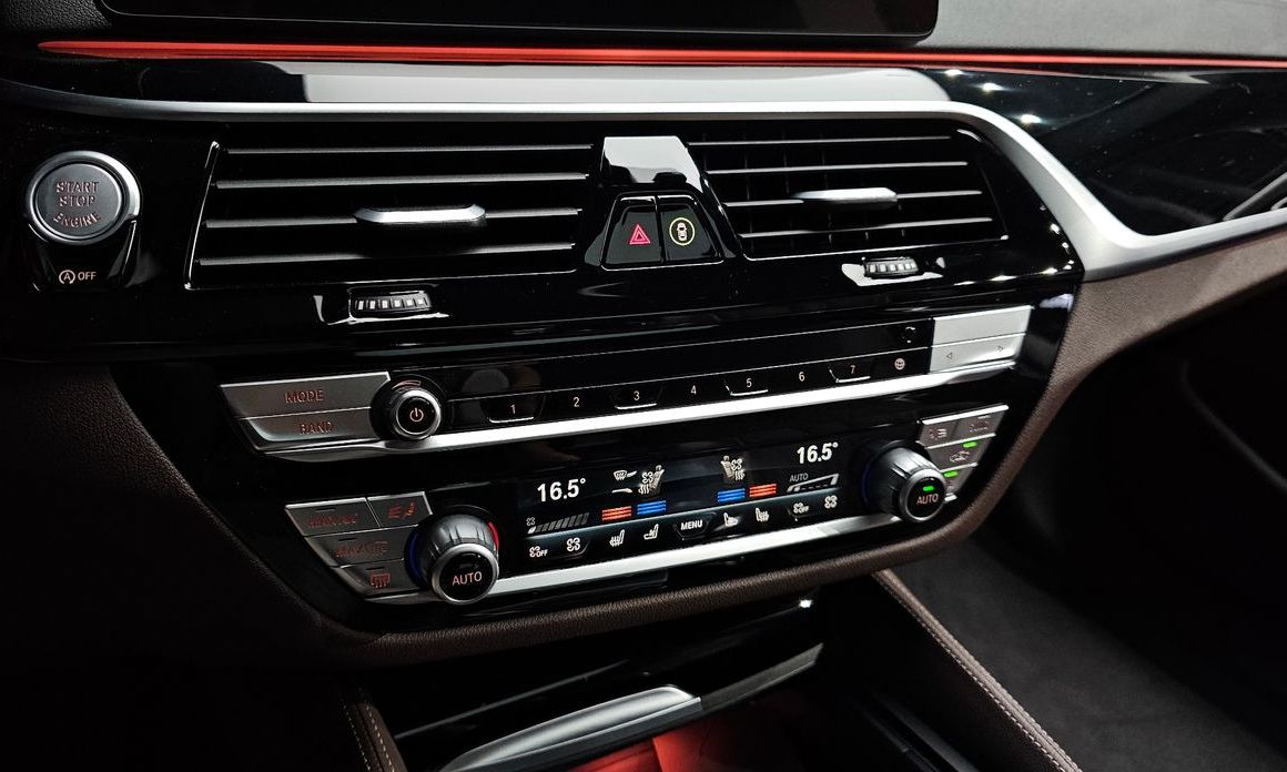 BMW 5-Series 2023