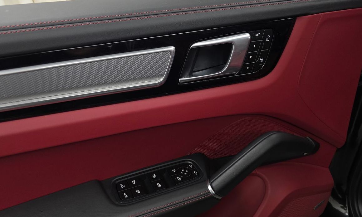 Porsche Cayenne 2023