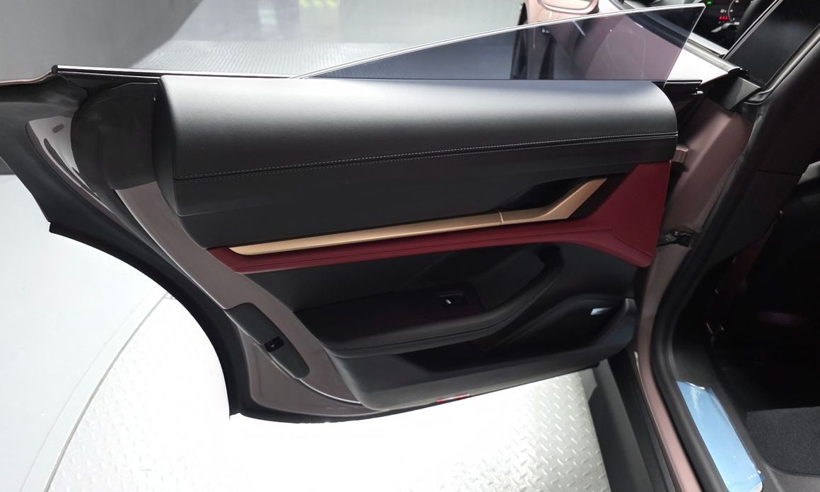 Porsche Taycan 2025