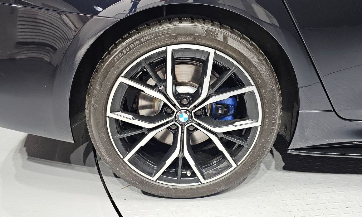 BMW 5-Series 2023