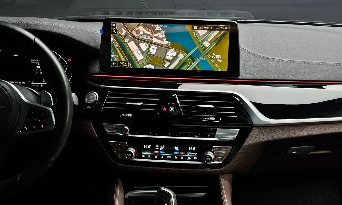 BMW 5-Series 2023